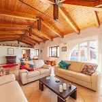 Villa Emerald *