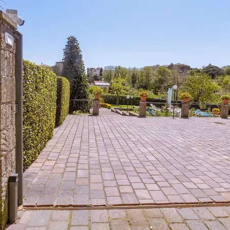 Emerald ヴィラ マッサ・ルブレンセ