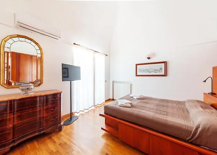 Emerald * Massa Lubrense